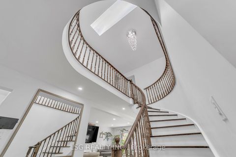 Photo 17 at 629 York Hill Boulevard, Yorkhill, Vaughan