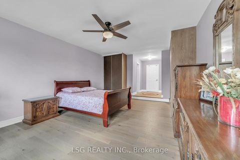 Photo 19 at 629 York Hill Boulevard, Yorkhill, Vaughan