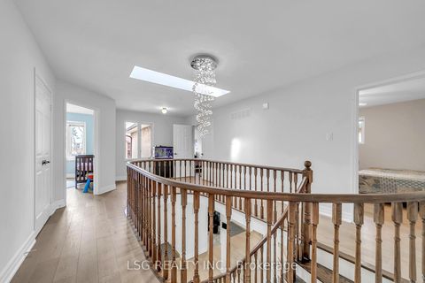 Photo 23 at 629 York Hill Boulevard, Yorkhill, Vaughan