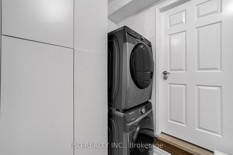 Photo 30 at 629 York Hill Boulevard, Yorkhill, Vaughan