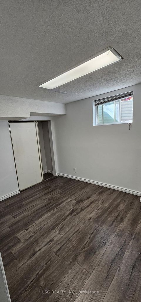 Photo 34 at 629 York Hill Boulevard, Yorkhill, Vaughan