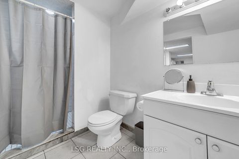 Photo 35 at 629 York Hill Boulevard, Yorkhill, Vaughan
