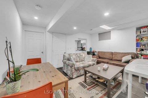 Photo 37 at 629 York Hill Boulevard, Yorkhill, Vaughan