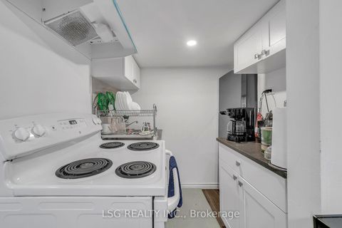 Photo 38 at 629 York Hill Boulevard, Yorkhill, Vaughan