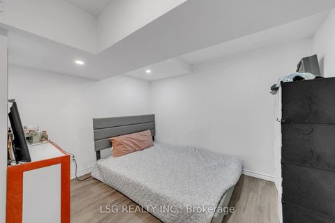 Photo 39 at 629 York Hill Boulevard, Yorkhill, Vaughan
