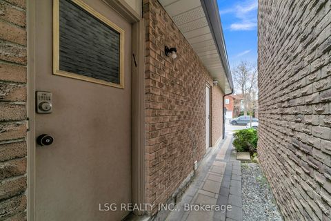 Photo 42 at 629 York Hill Boulevard, Yorkhill, Vaughan