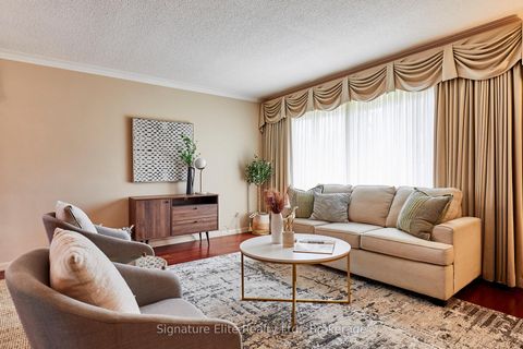 Photo 8 at 137 Haileybury Drive, Bendale, Toronto