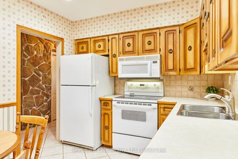 Photo 15 at 137 Haileybury Drive, Bendale, Toronto