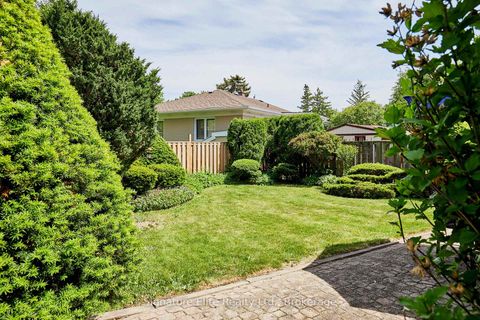 Photo 20 at 137 Haileybury Drive, Bendale, Toronto