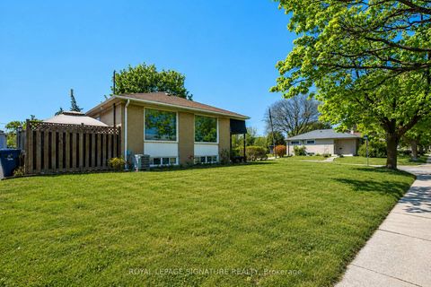 Photo 1 at 135 Rangoon Road, West Deane, Toronto