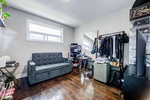 Photo 11 at 135 Rangoon Road, West Deane, Toronto