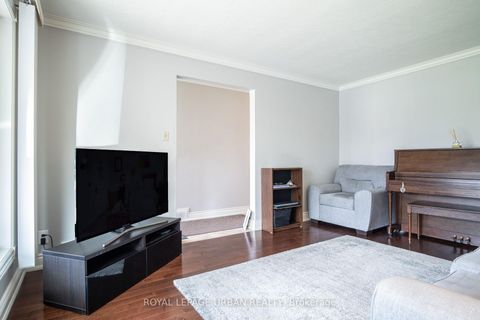 Photo 5 at 19 Battersea Crescent, Maple Leaf, Toronto