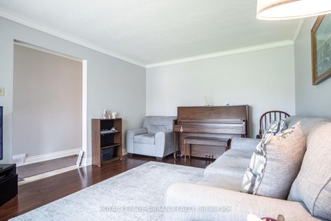 Photo 6 at 19 Battersea Crescent, Maple Leaf, Toronto