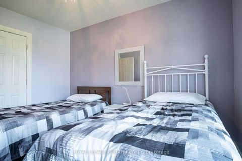 Photo 12 at 19 Battersea Crescent, Maple Leaf, Toronto