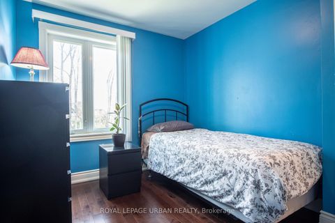 Photo 13 at 19 Battersea Crescent, Maple Leaf, Toronto