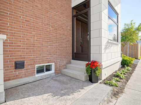 Photo 1 at 85 Causland Lane, Devonsleigh, Richmond Hill