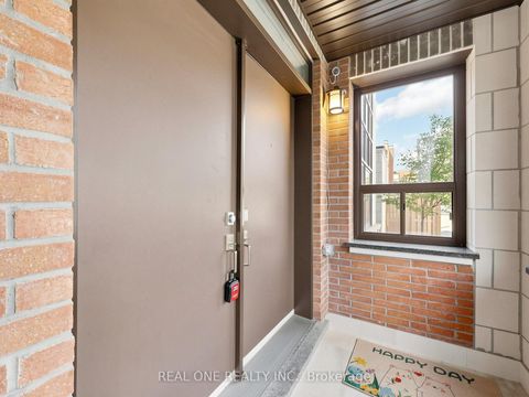 Photo 2 at 85 Causland Lane, Devonsleigh, Richmond Hill