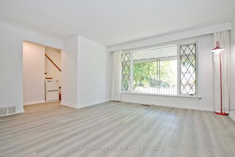 Photo 2 at 247 Parkview Avenue, Willowdale East, Toronto