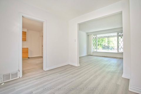 Photo 6 at 247 Parkview Avenue, Willowdale East, Toronto