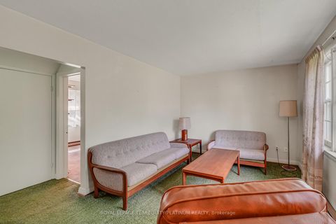 Photo 1 at 4 Sunray Crescent, CFB, Toronto