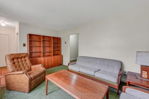 Photo 3 at 4 Sunray Crescent, CFB, Toronto