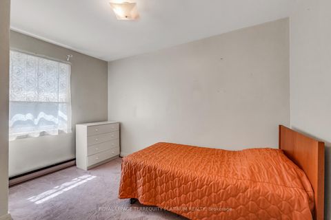 Photo 4 at 4 Sunray Crescent, CFB, Toronto