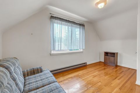 Photo 10 at 4 Sunray Crescent, CFB, Toronto