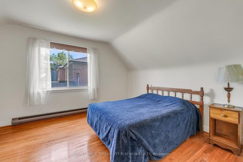 Photo 13 at 4 Sunray Crescent, CFB, Toronto