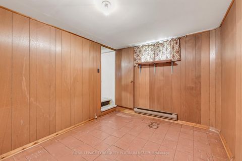 Photo 17 at 4 Sunray Crescent, CFB, Toronto