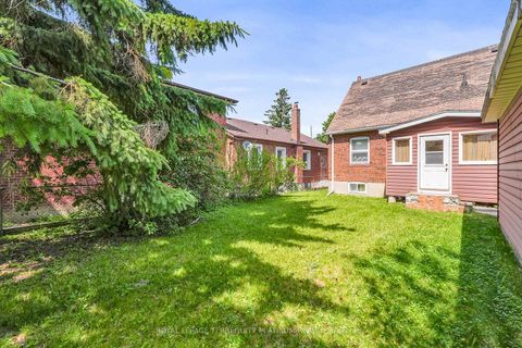 Photo 21 at 4 Sunray Crescent, CFB, Toronto