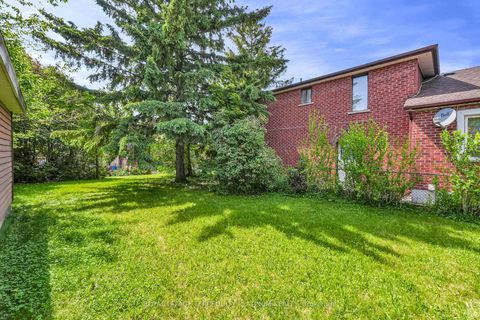 Photo 23 at 4 Sunray Crescent, CFB, Toronto