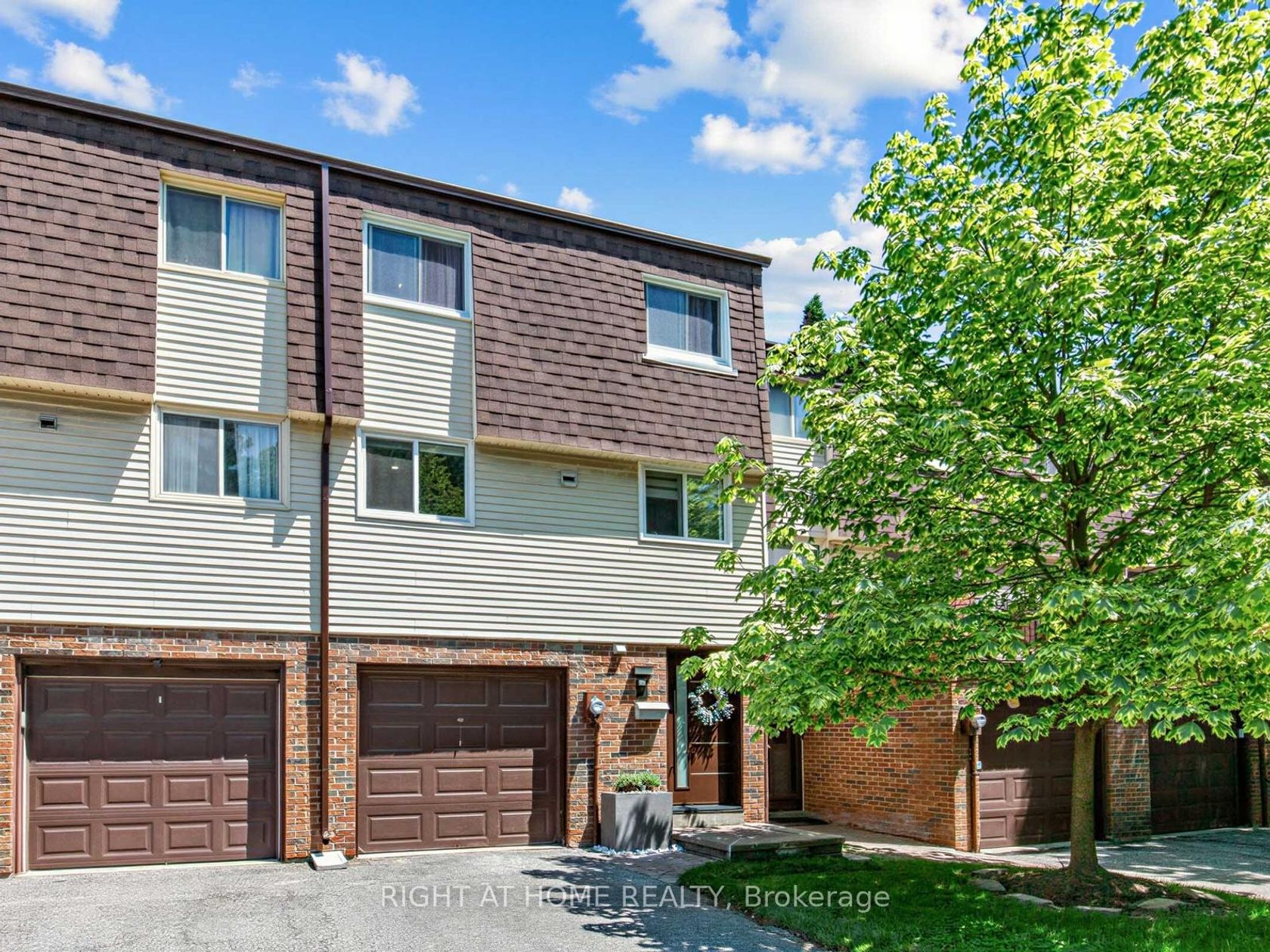 100 Jenny Wrenway, Don Valley Village, Toronto 