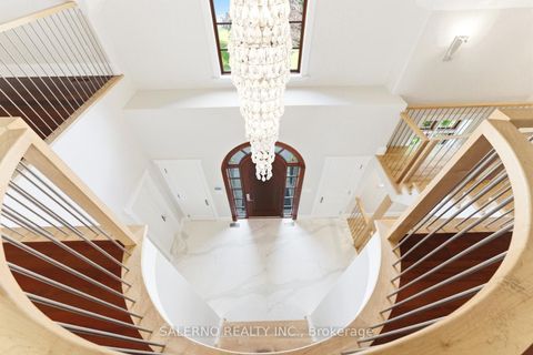 Photo 9 at 32 Daleview Court, Kleinburg, Vaughan