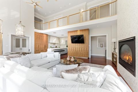 Photo 12 at 32 Daleview Court, Kleinburg, Vaughan