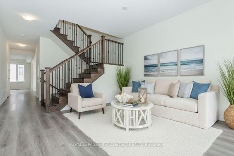 Photo 4 at 86 Kenneth Rogers Crescent, Queensville, East Gwillimbury