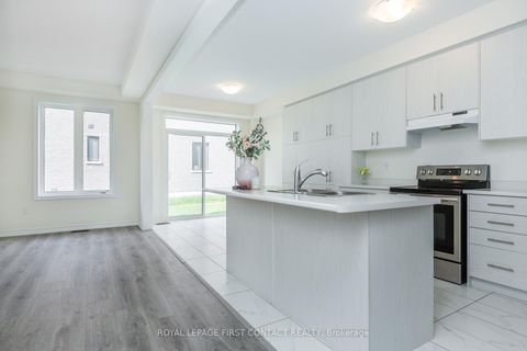 Photo 8 at 86 Kenneth Rogers Crescent, Queensville, East Gwillimbury