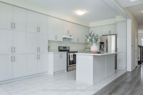 Photo 10 at 86 Kenneth Rogers Crescent, Queensville, East Gwillimbury
