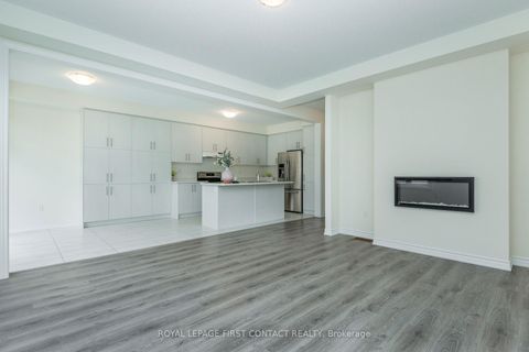 Photo 11 at 86 Kenneth Rogers Crescent, Queensville, East Gwillimbury