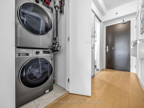 Photo 8 at 924 - 55 Stewart Street, Waterfront Communities C1, Toronto
