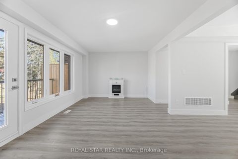 Photo 20 at 3 - 11 Plaisance Road, North Richvale, Richmond Hill