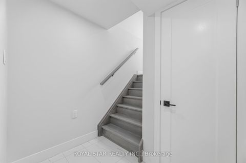Photo 33 at 3 - 11 Plaisance Road, North Richvale, Richmond Hill