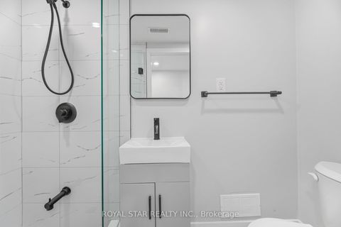 Photo 39 at 3 - 11 Plaisance Road, North Richvale, Richmond Hill