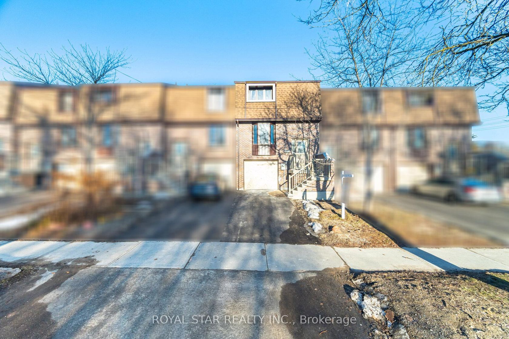 3 - 11 Plaisance Road, North Richvale, Richmond Hill photo number 2