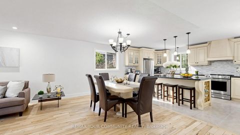 Photo 6 at 5 Coral Harbour Crescent, Bayview Country Club Estates, Markham