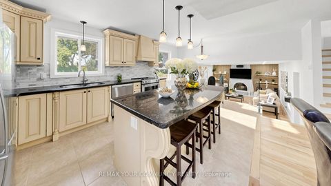 Photo 9 at 5 Coral Harbour Crescent, Bayview Country Club Estates, Markham