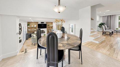 Photo 13 at 5 Coral Harbour Crescent, Bayview Country Club Estates, Markham