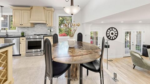 Photo 14 at 5 Coral Harbour Crescent, Bayview Country Club Estates, Markham