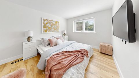 Photo 31 at 5 Coral Harbour Crescent, Bayview Country Club Estates, Markham