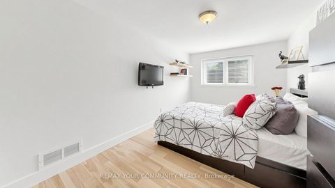 Photo 34 at 5 Coral Harbour Crescent, Bayview Country Club Estates, Markham