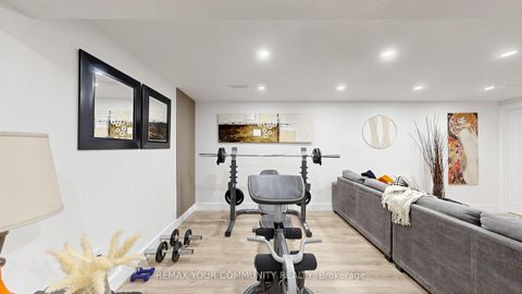 Photo 40 at 5 Coral Harbour Crescent, Bayview Country Club Estates, Markham